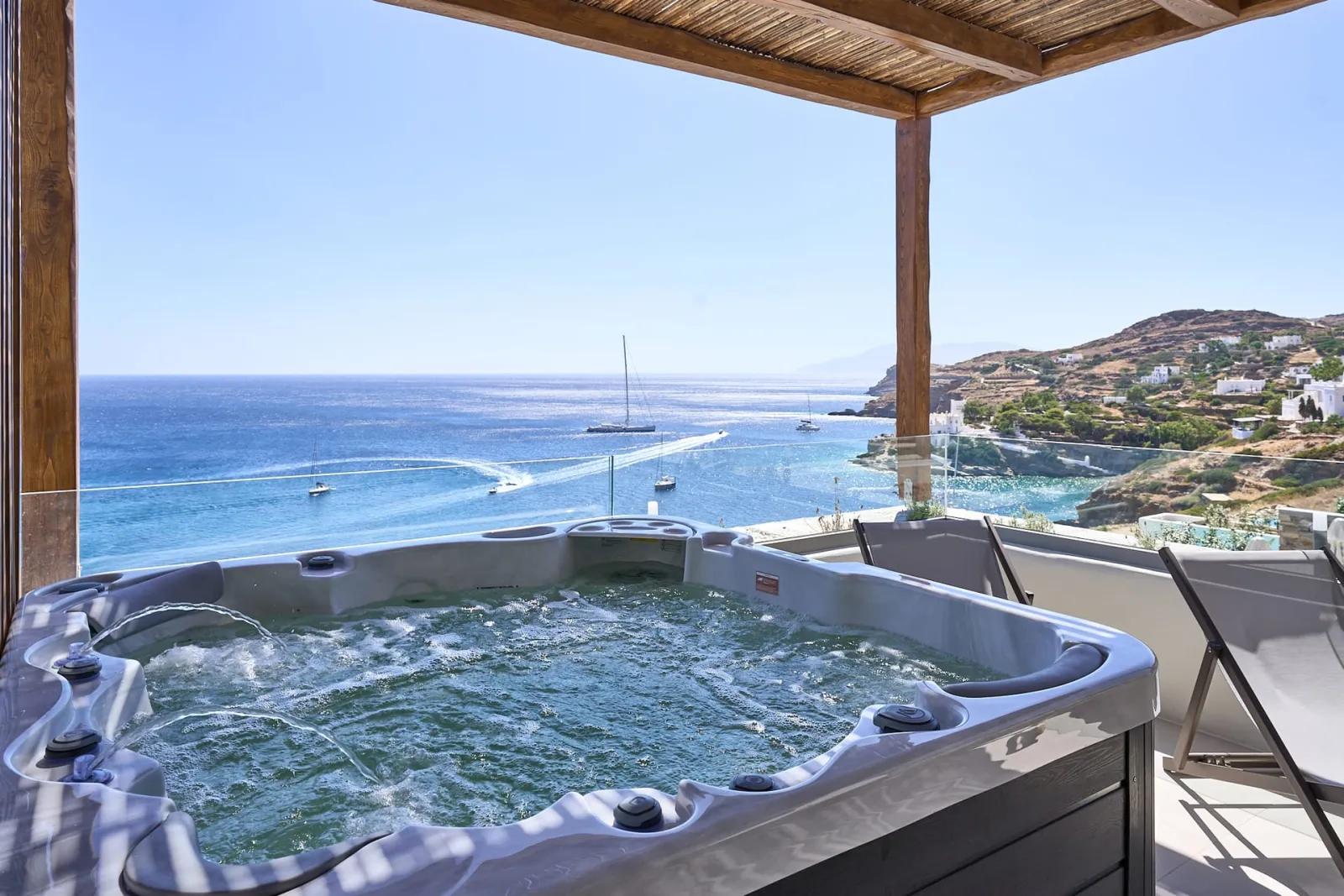 The Elite Three-Bedroom Suite Private Pool & Jacuzzi