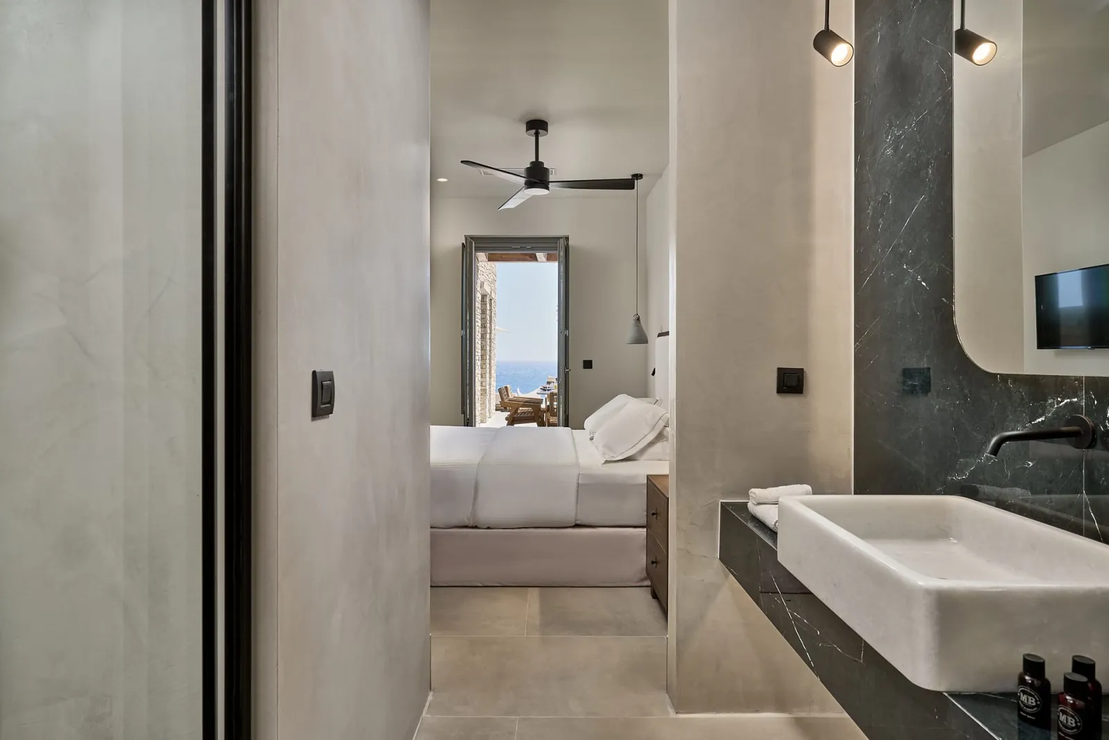 The Elite Three-Bedroom Suite Private Pool &amp; Jacuzzi