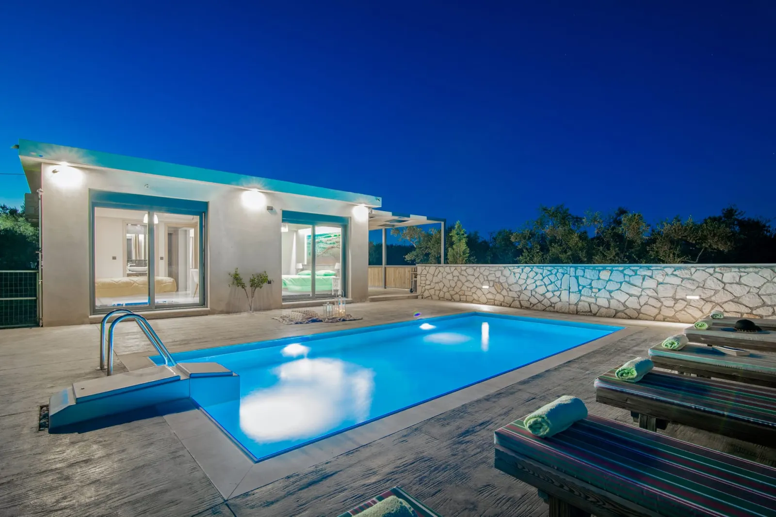 3 Bedroom Villa Kentia with Private Pool