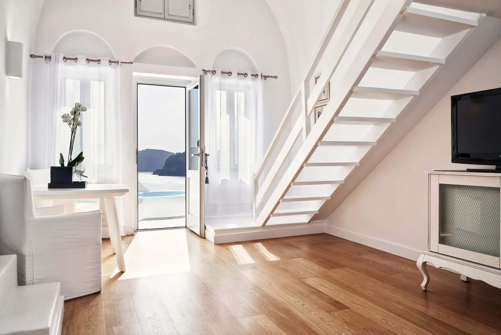 Loft Suite with Jetted Tub - Pelagos House
