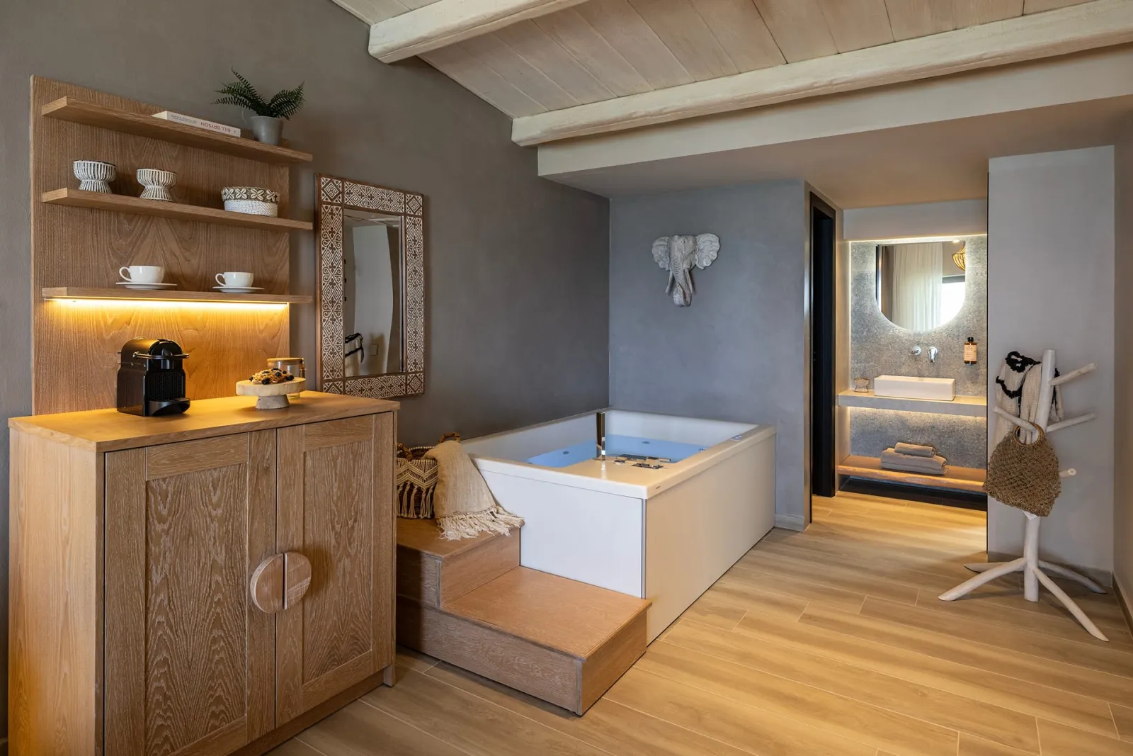 Mayasari 2 Level Sea View Suite | Indoor Jacuzzi