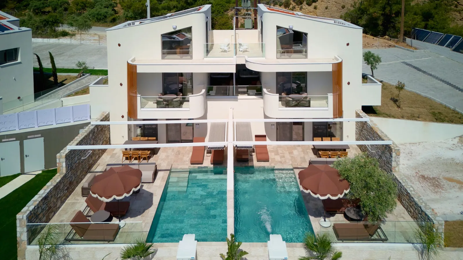 Deos Villa and Suites