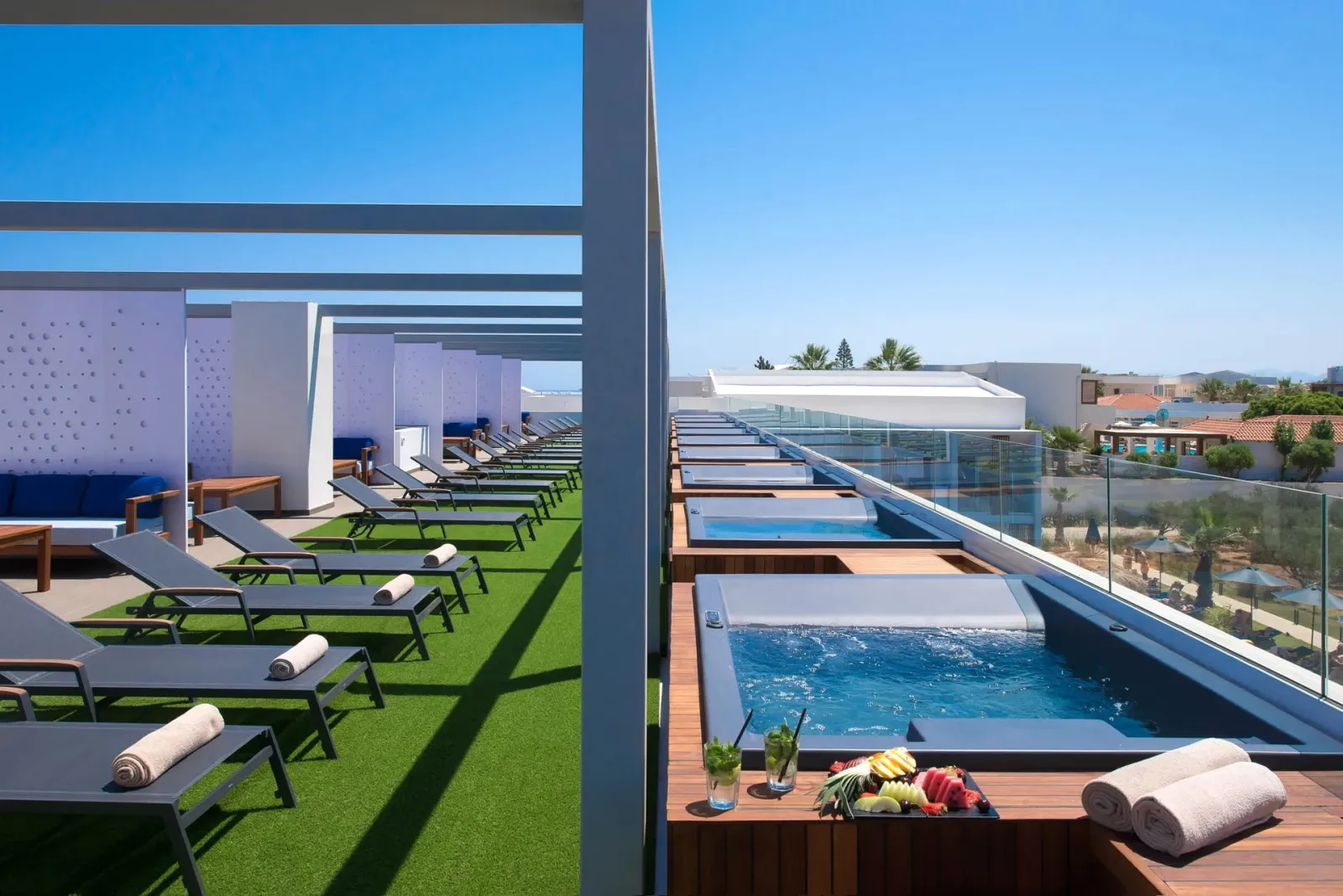 Sensus Superior Roof Garden Jacuzzi
