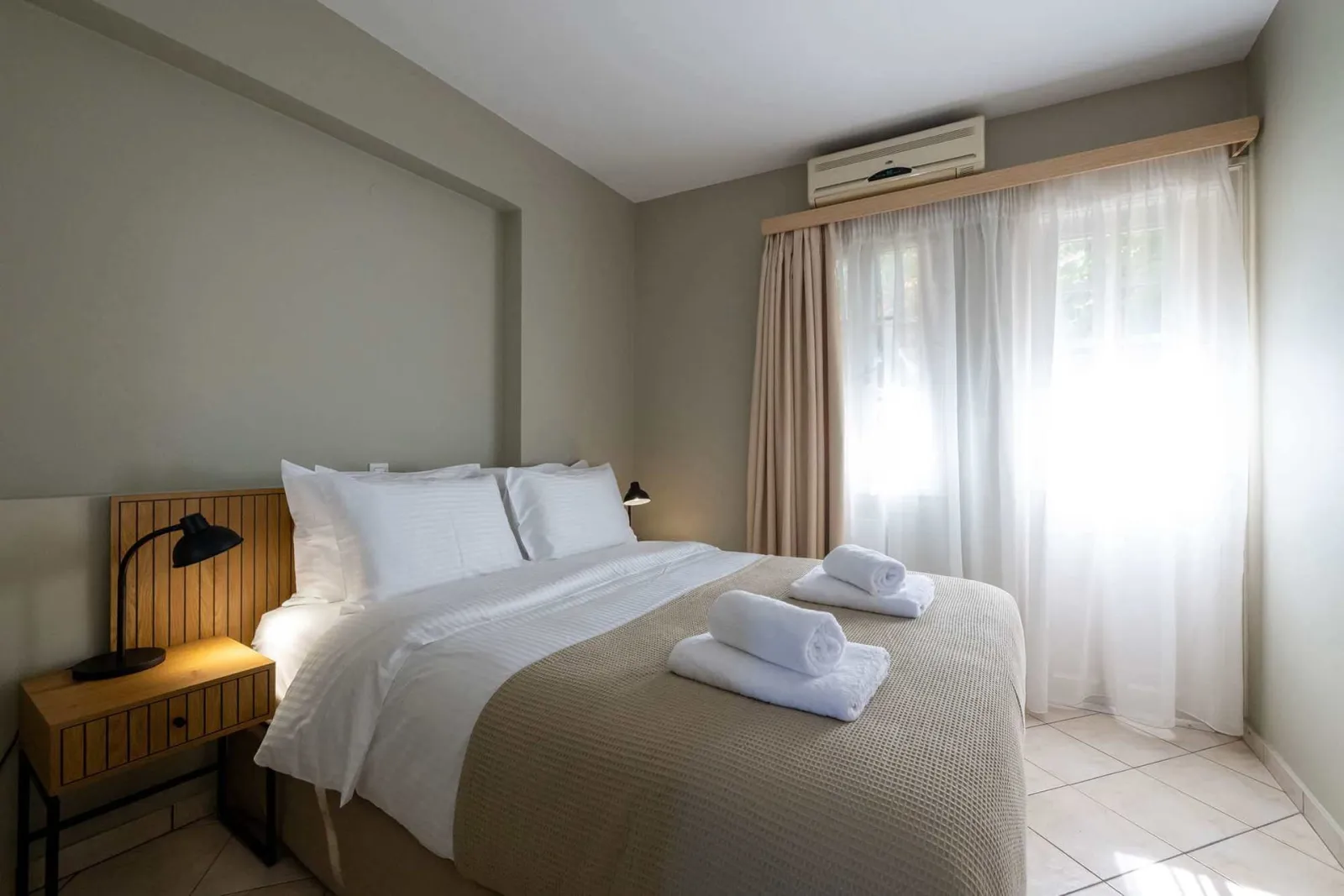 Deluxe Suite - Ipapanti Square