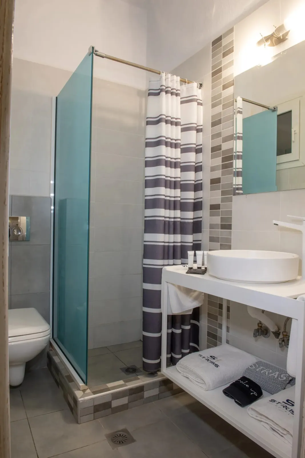 Comfort Quardable Room