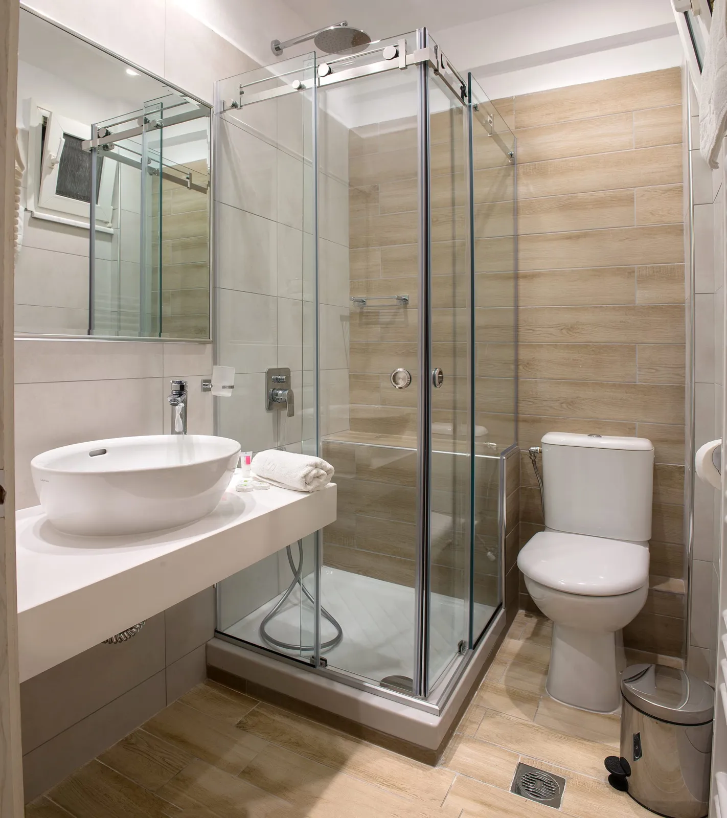 Comfort Quardable Room