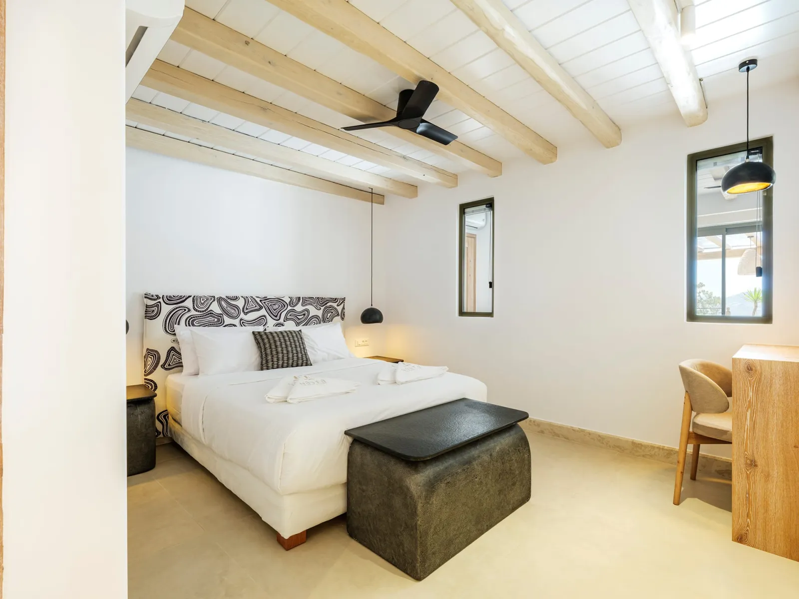 Deluxe Two-bedroom Suite with heated Pool &amp; Hydromassage