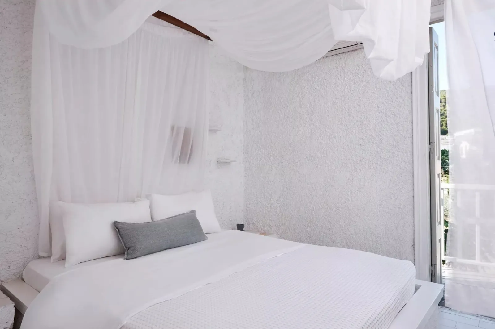 1-Bedroom family room with double bed & balcony