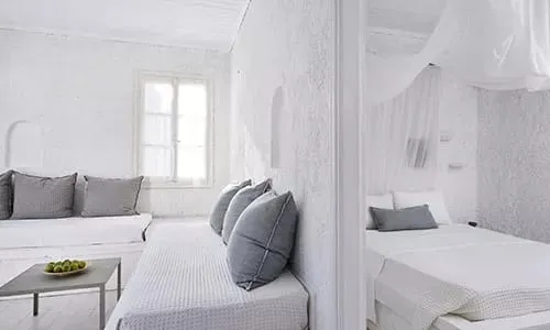 1-Bedroom family room with double bed & balcony