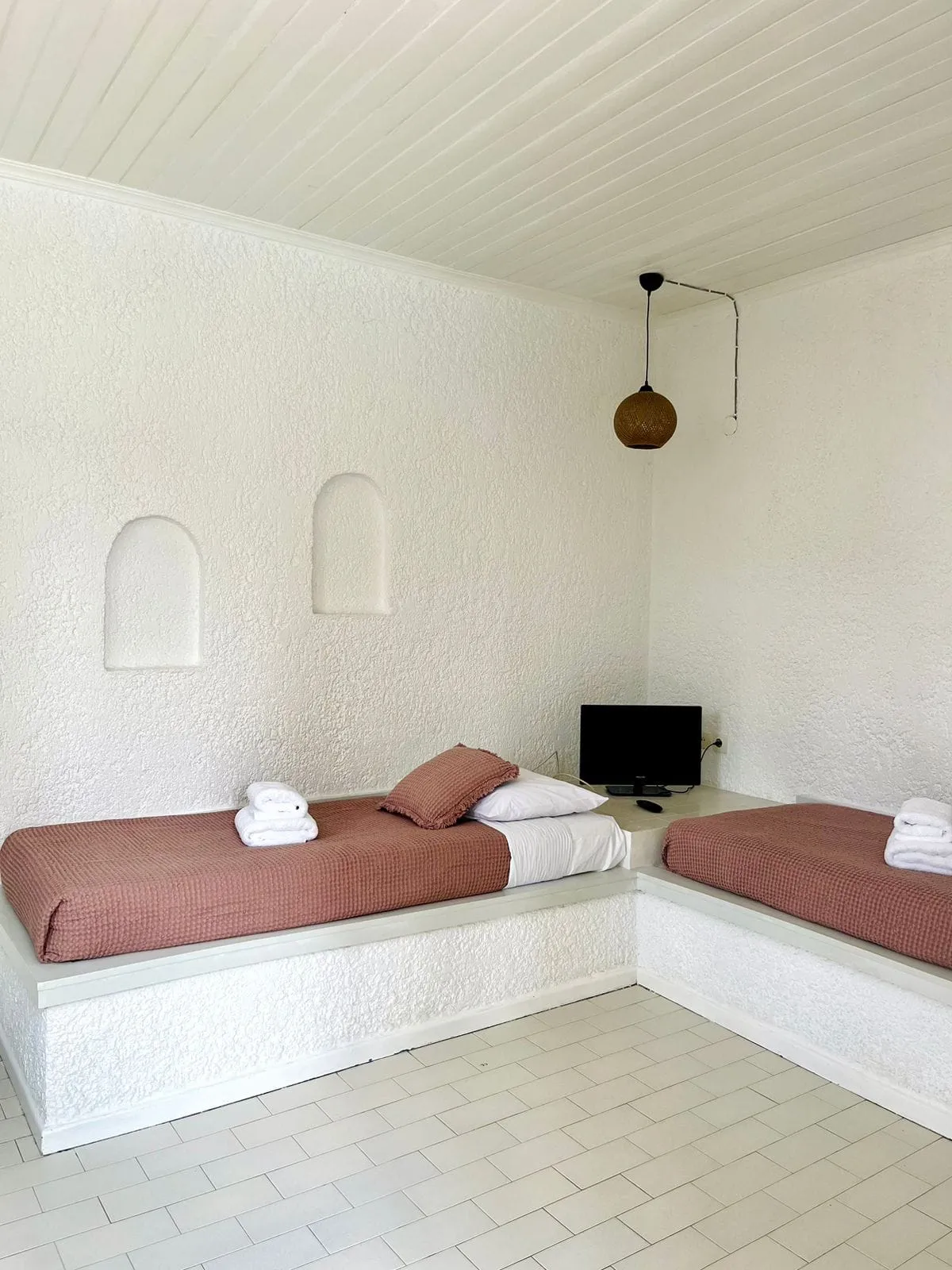 1-Bedroom family room with double bed & balcony