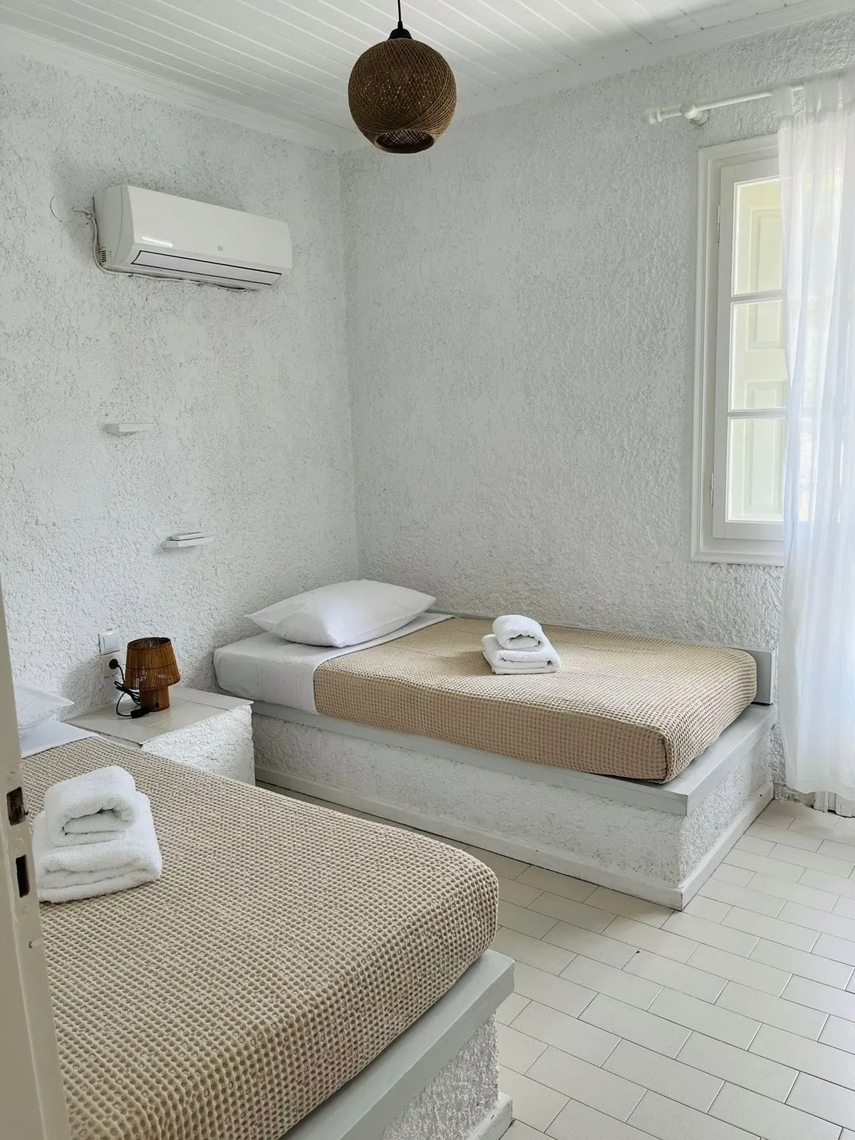 1-Bedroom family room with twin beds - no balcony