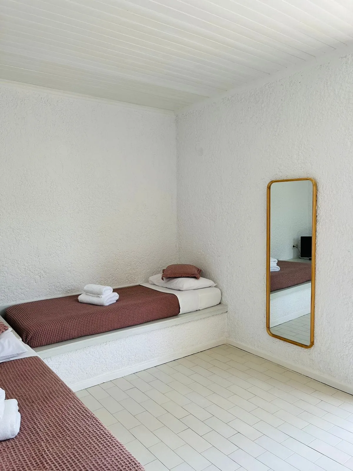 1-Bedroom family room with twin beds - no balcony