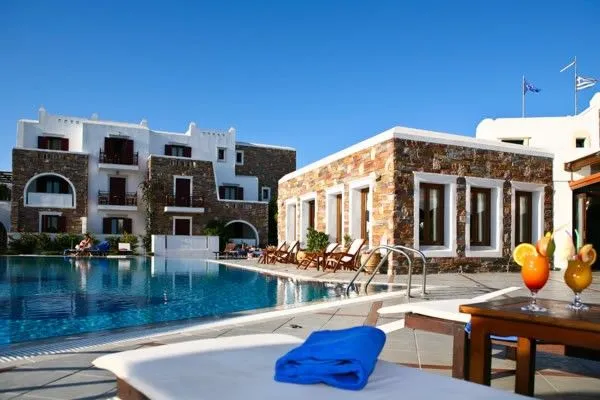 Superior Room with Sharing Pool