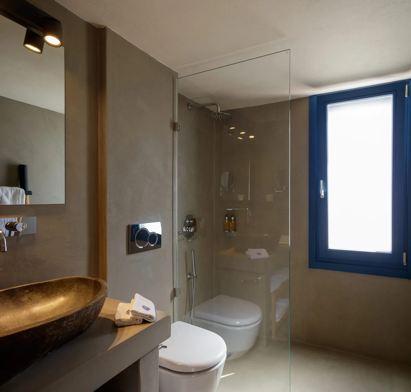 Signature Suite with Panoramic Sea View 35m²