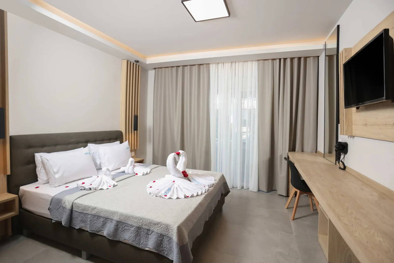 Double Room Pool Front