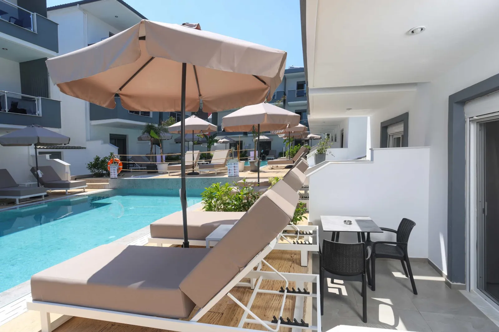 Double Room Pool Front