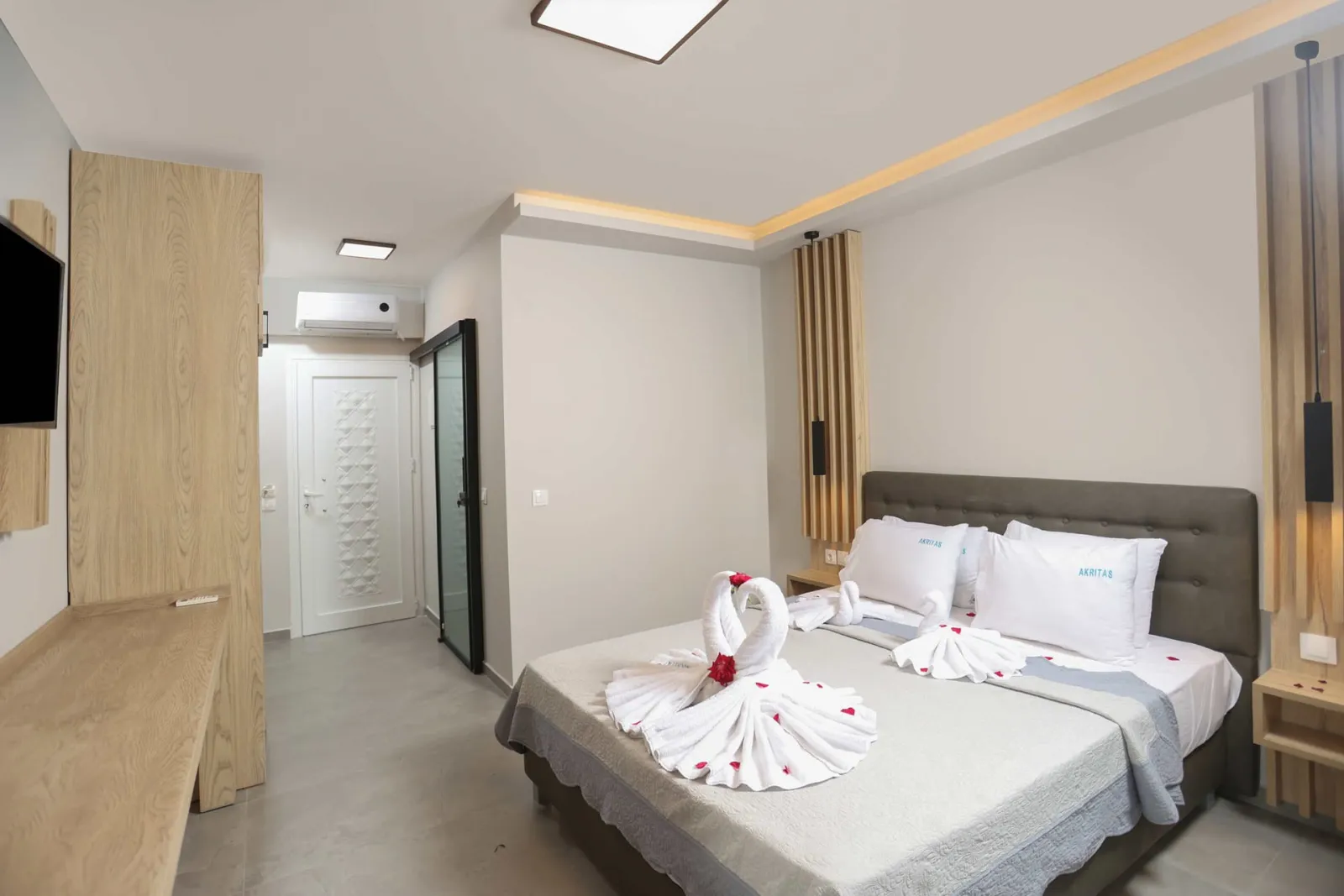 Double Room Pool Front