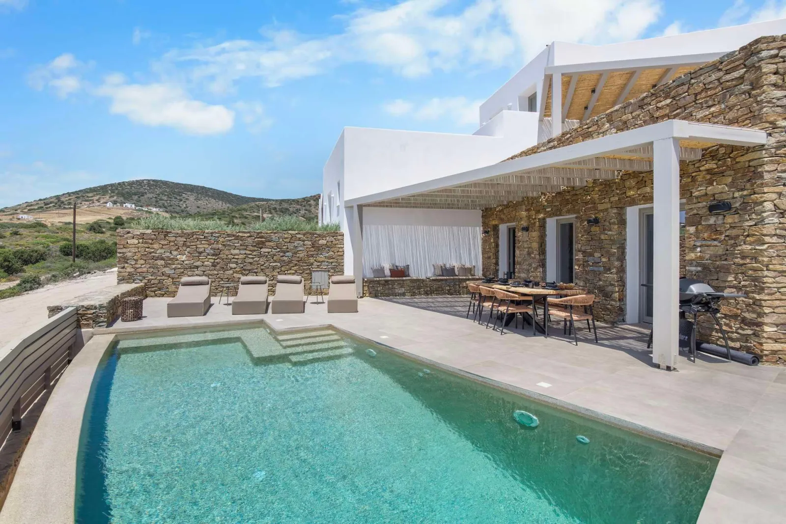 Porphyra Villa