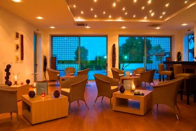 Superior Sea/Pool View