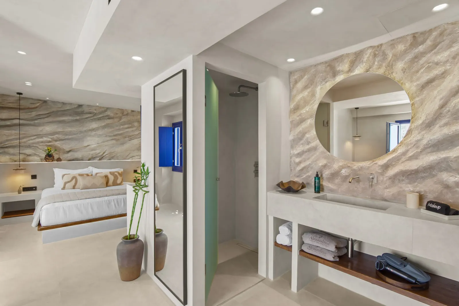 Signature Rock Suite with Private Pool &amp; Sea View