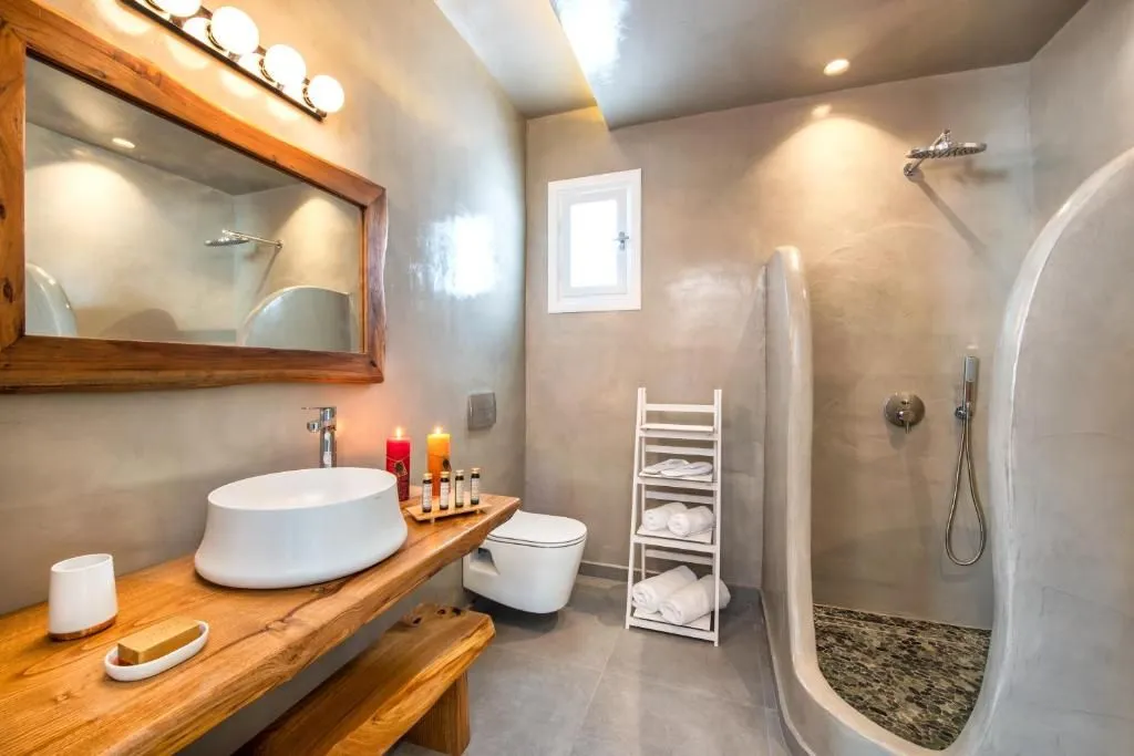 Superior Suite with Outdoor Hot Tub