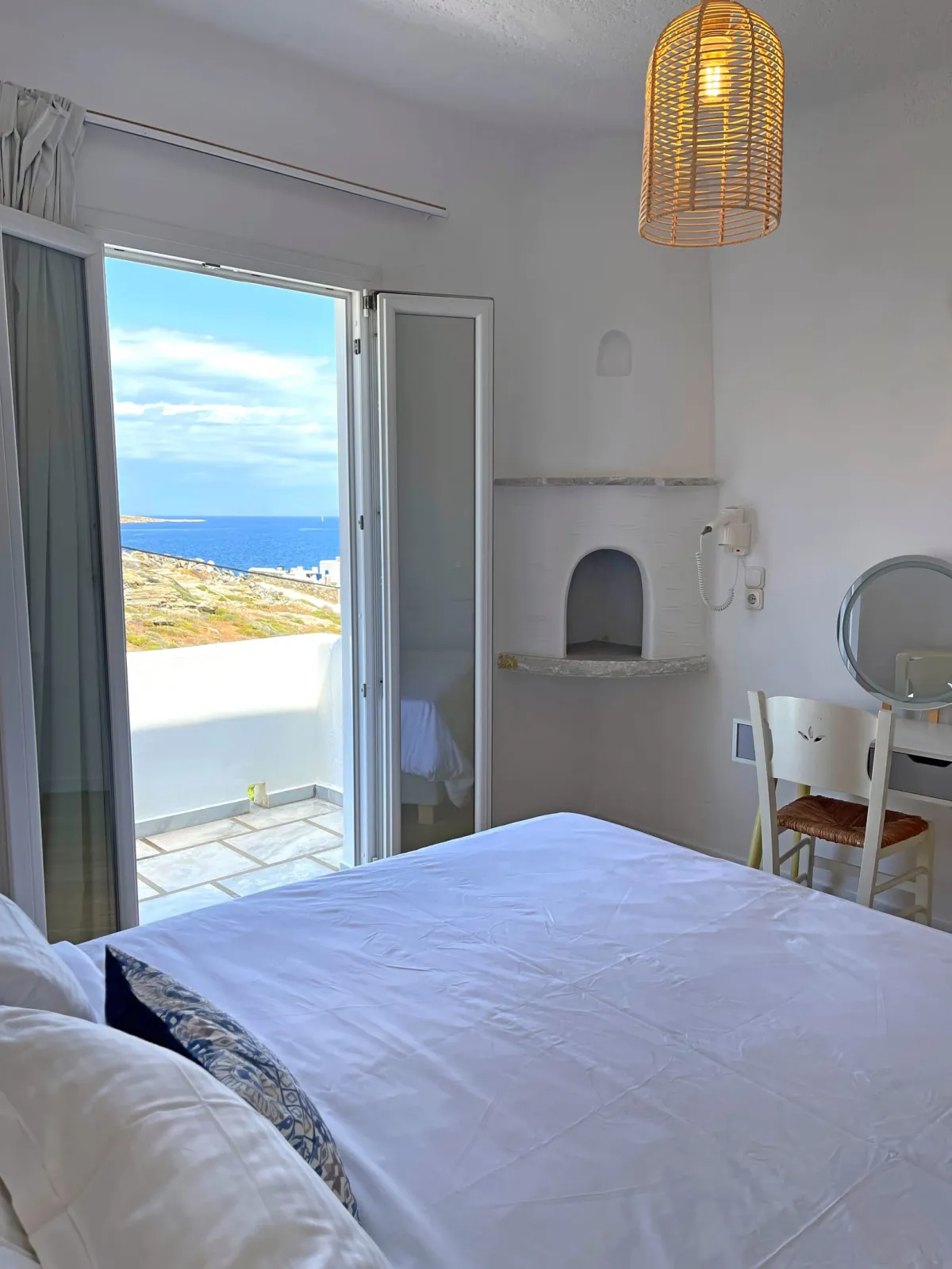 Apartment // Panoramic Pool &amp; Sea View