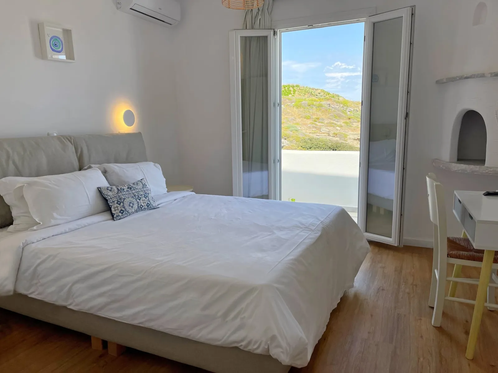Apartment // Panoramic Pool &amp; Sea View