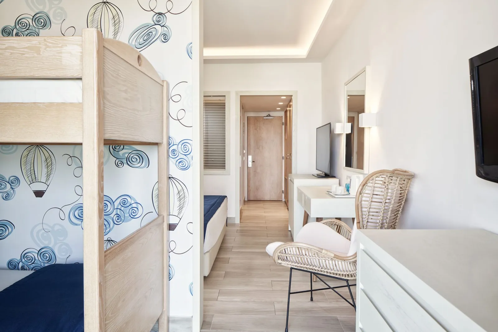 Family Room Inland View (Bunk Beds)