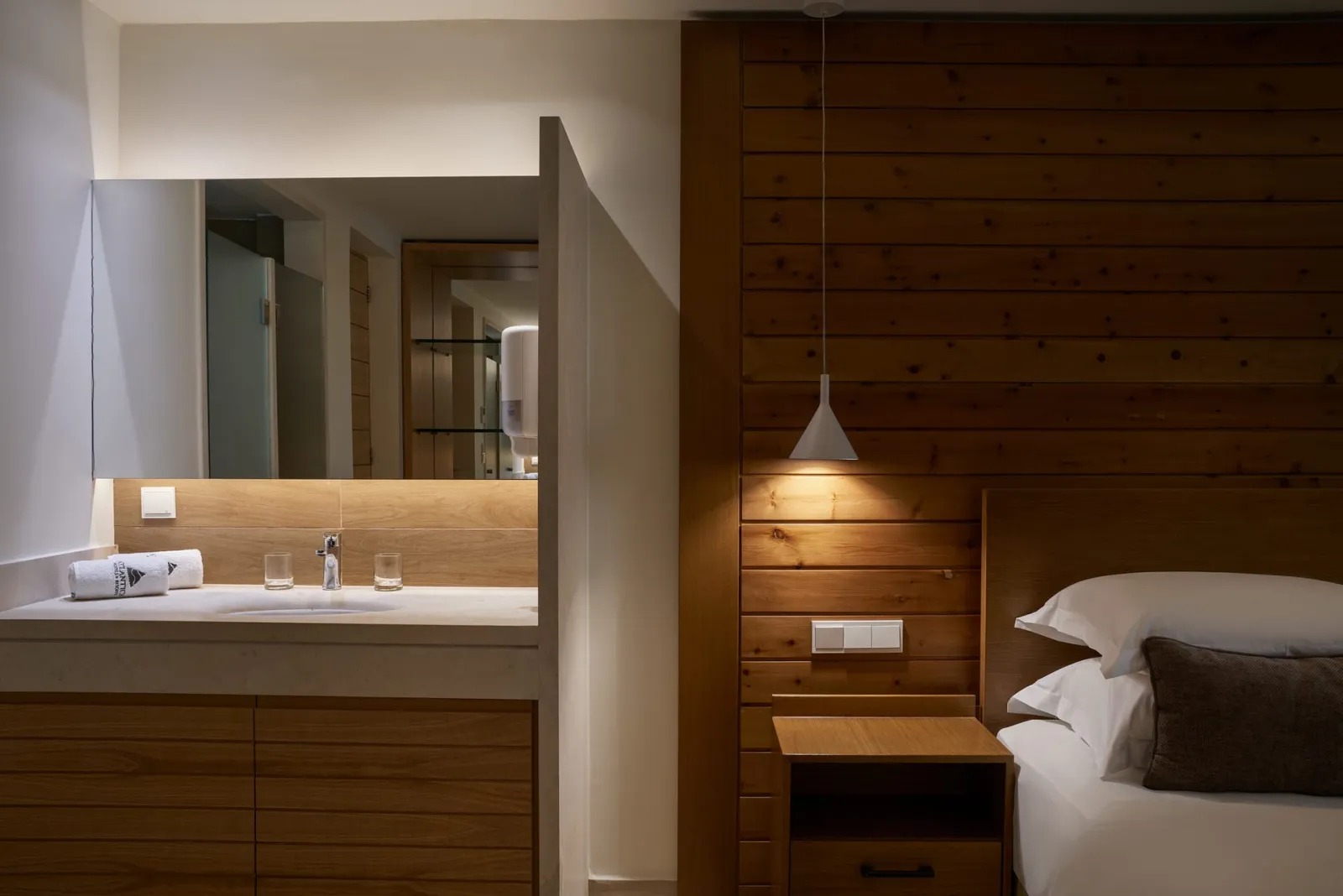 Two Bedroom Suite Swim Up Limited Sea View