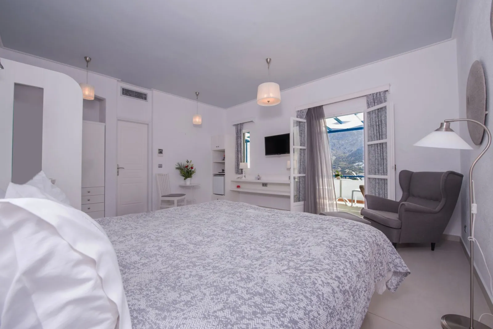 Junior Honeymoon Suite