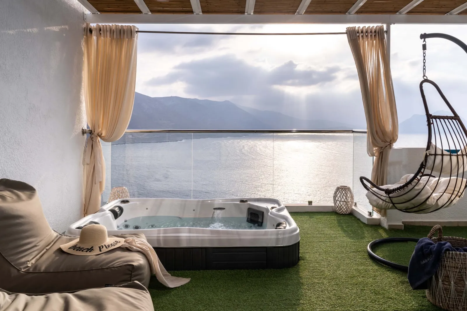 Honeymoon Suite