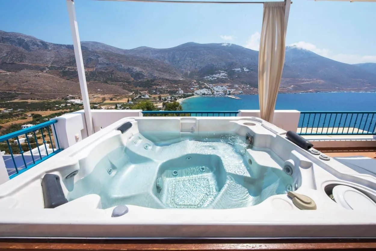 Deluxe Room with Outdoor Jacuzzi