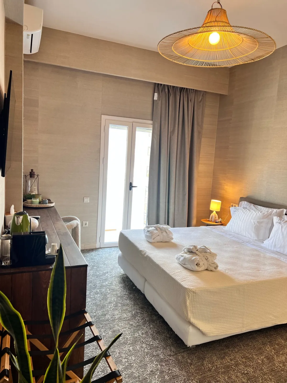 Deluxe Room with Outdoor Jacuzzi