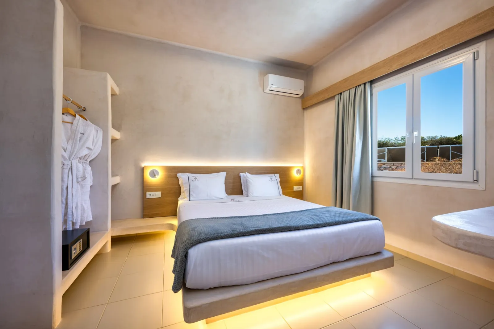 Family Suite Sea View with Outdoor Hot Tub