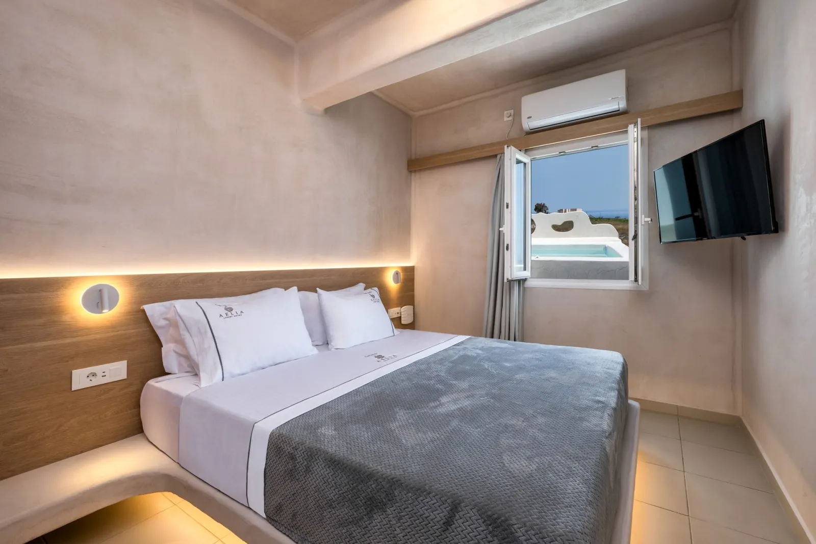 Honeymoon Suite Sea View with Hot Tub