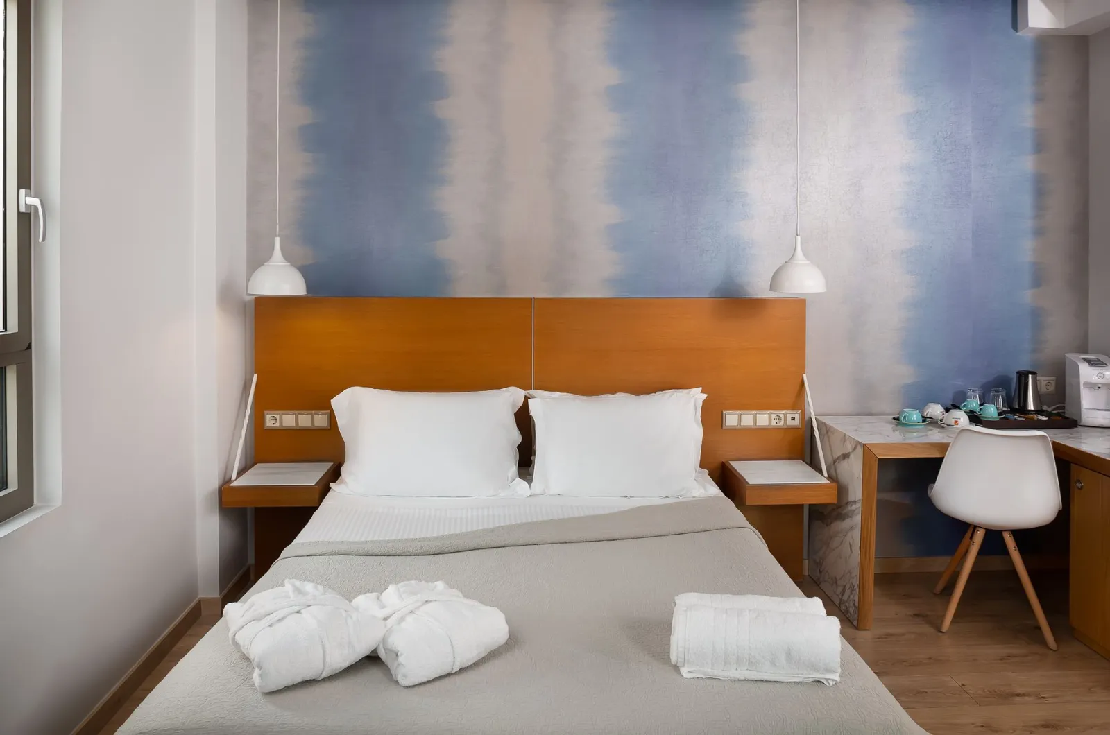 Quadraple Room (2 Adults + 2 Children)