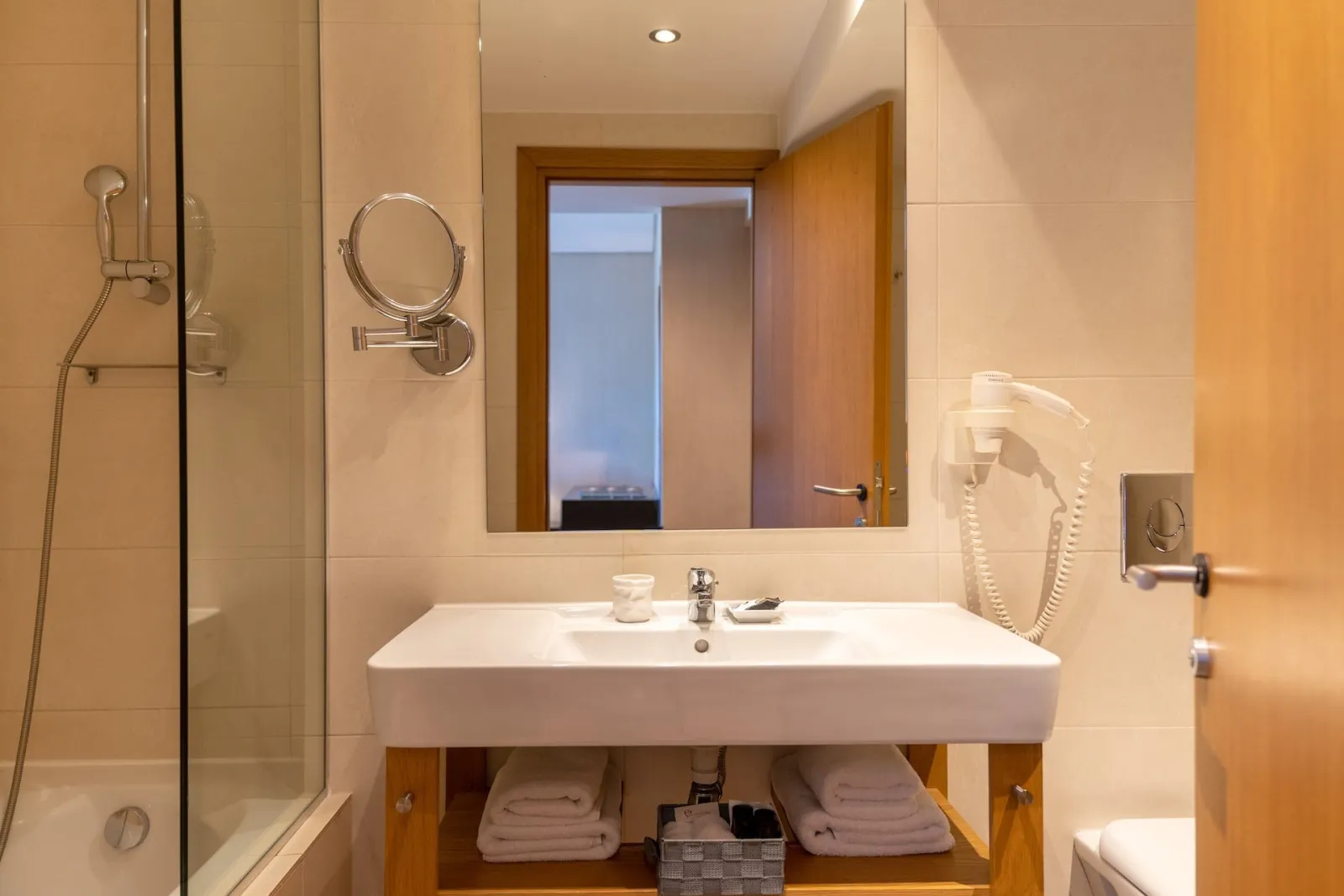 Standard Single/Double Room