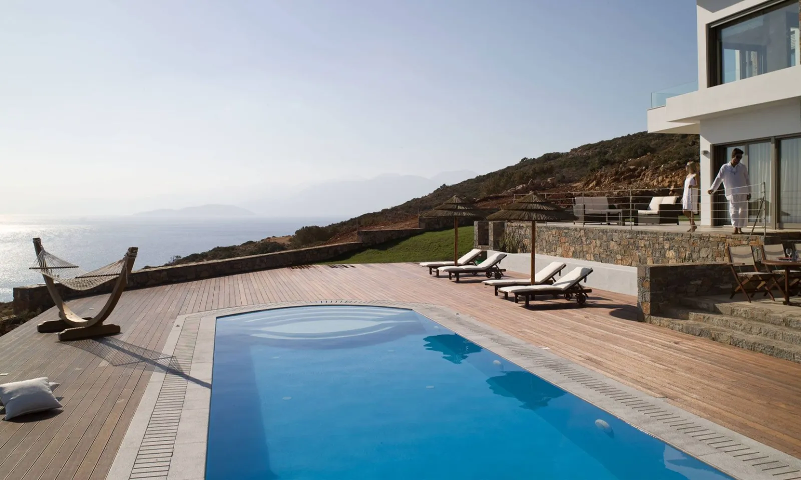 Villa White Onyx
