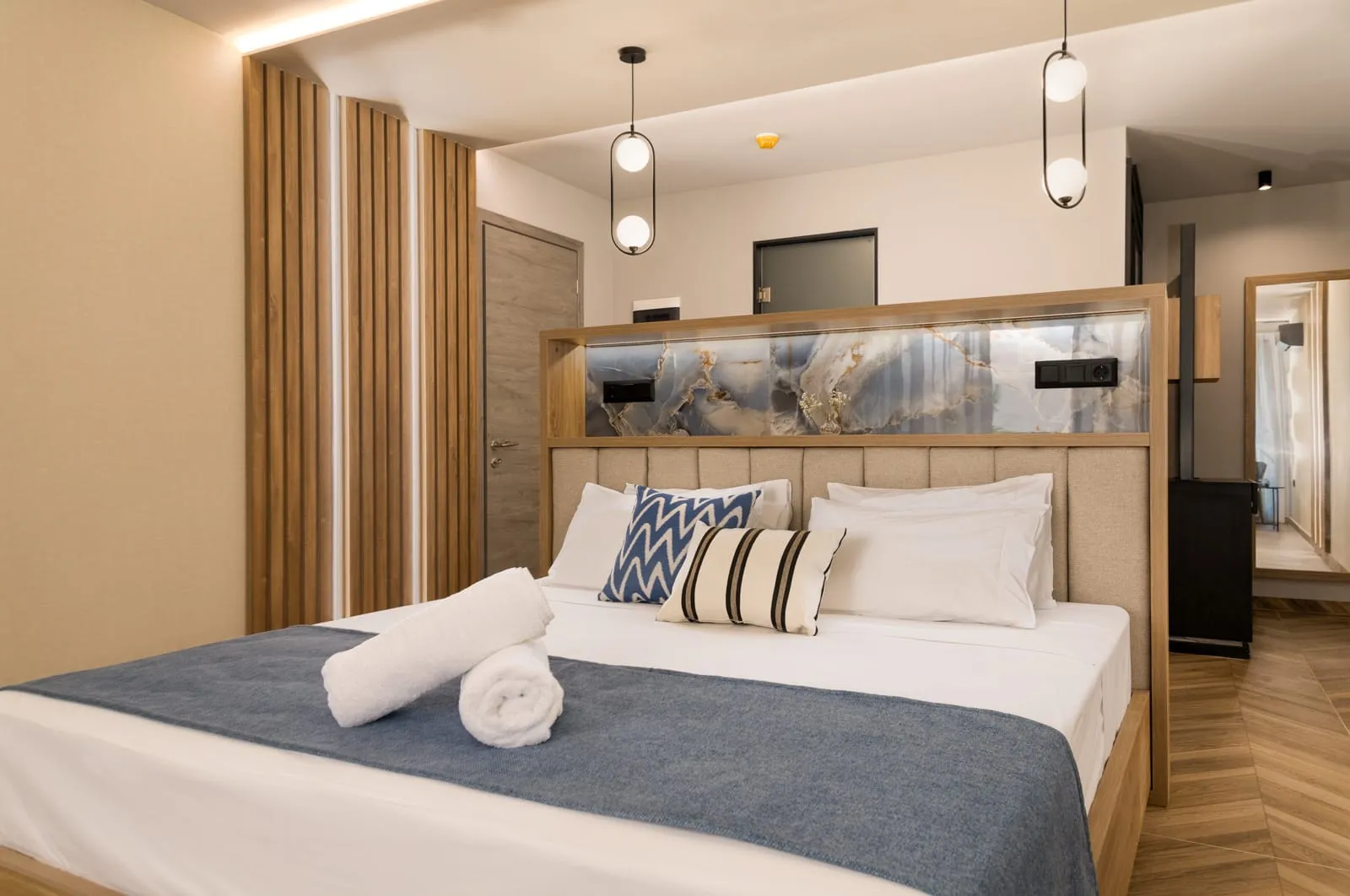 Mythic Blue Suite with Hot Tub & Olympus View