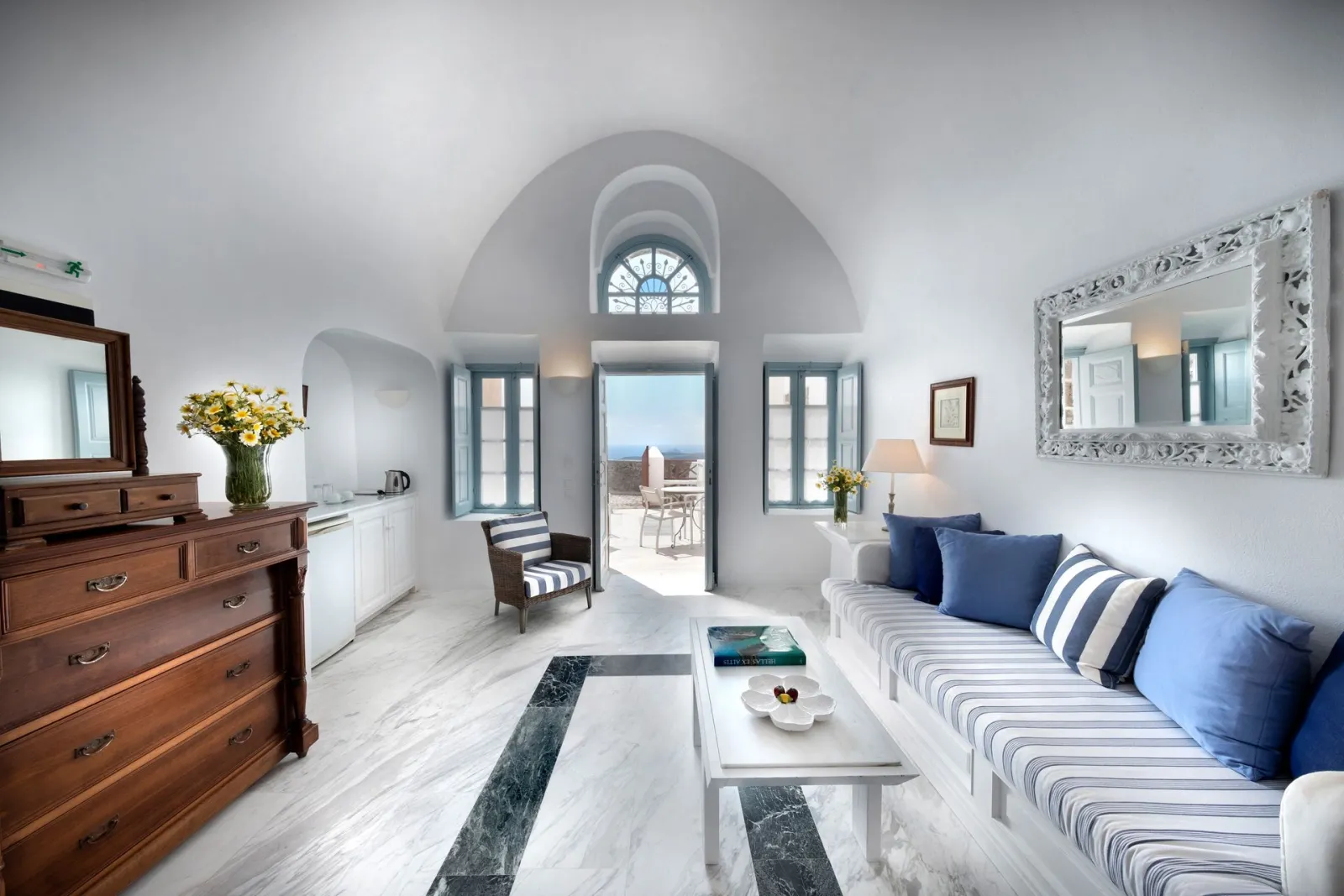 Authentic Santorinia Residence (Family)