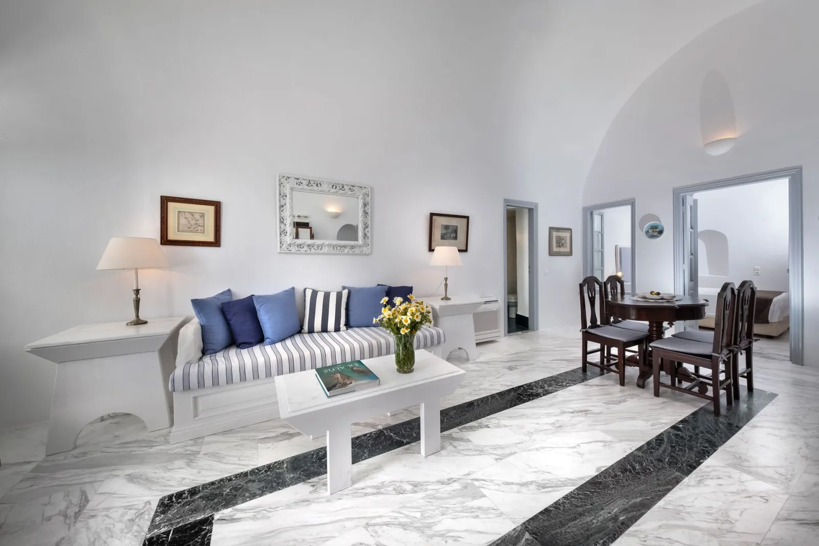 Authentic Santorinia Residence (Family)