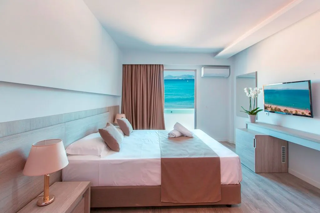 One Bedroom Suite with Mountain View