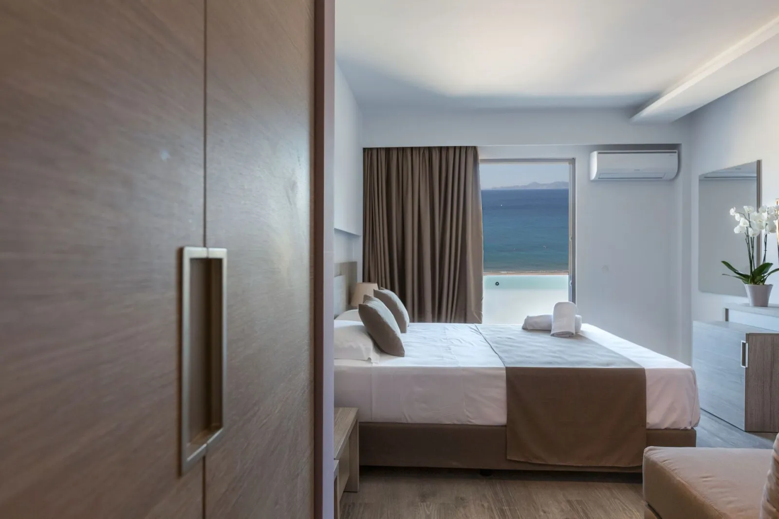 One  Bedroom Suite with Side Sea View
