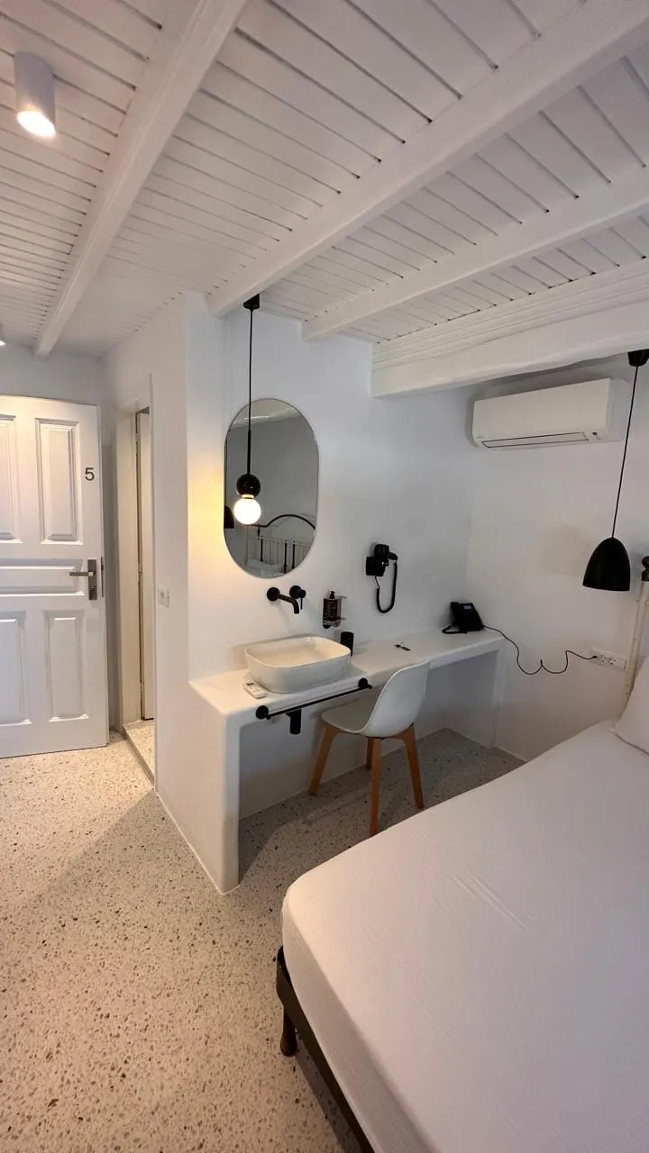 Cozy Room Partial Sea View