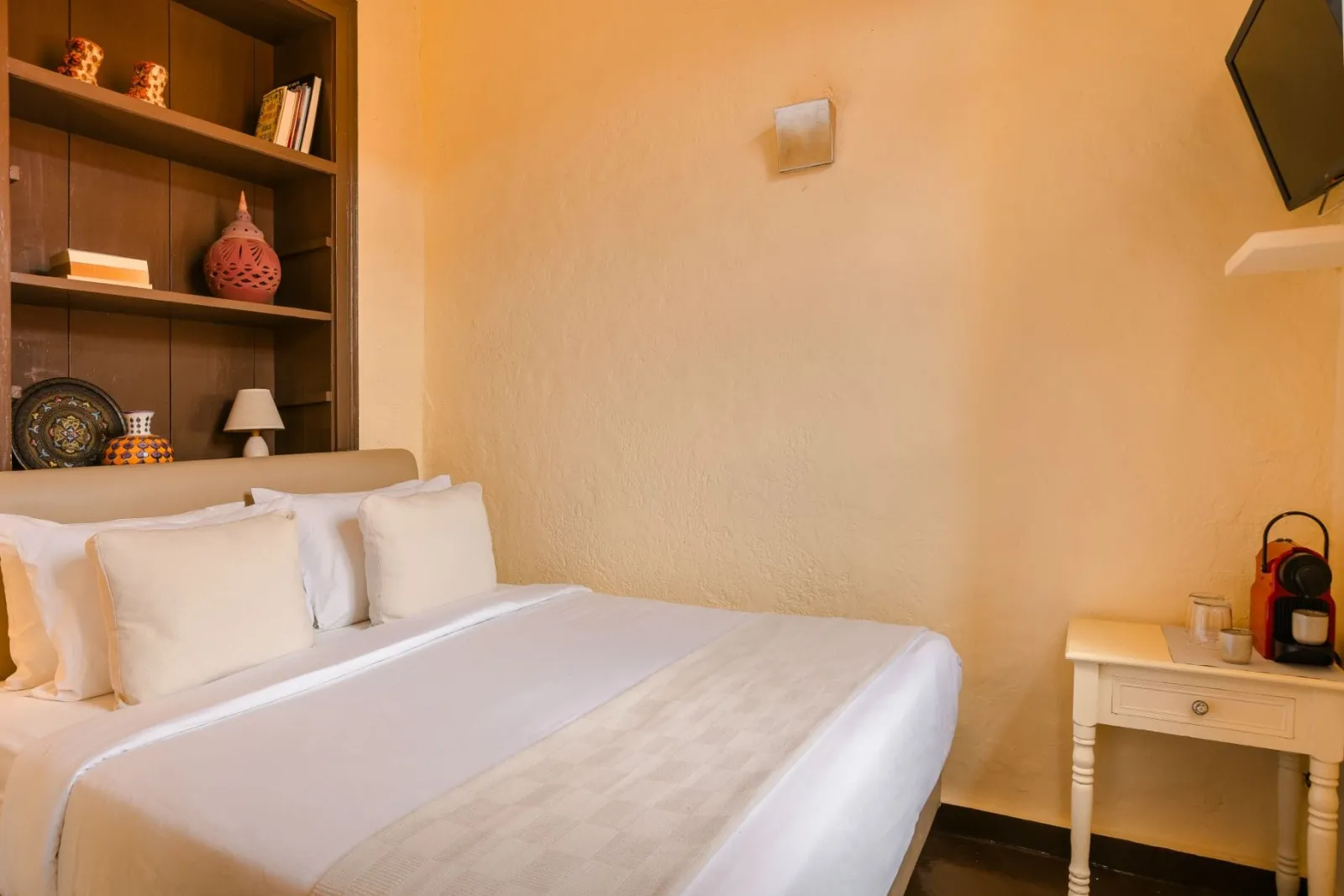 Double Room for Single Use