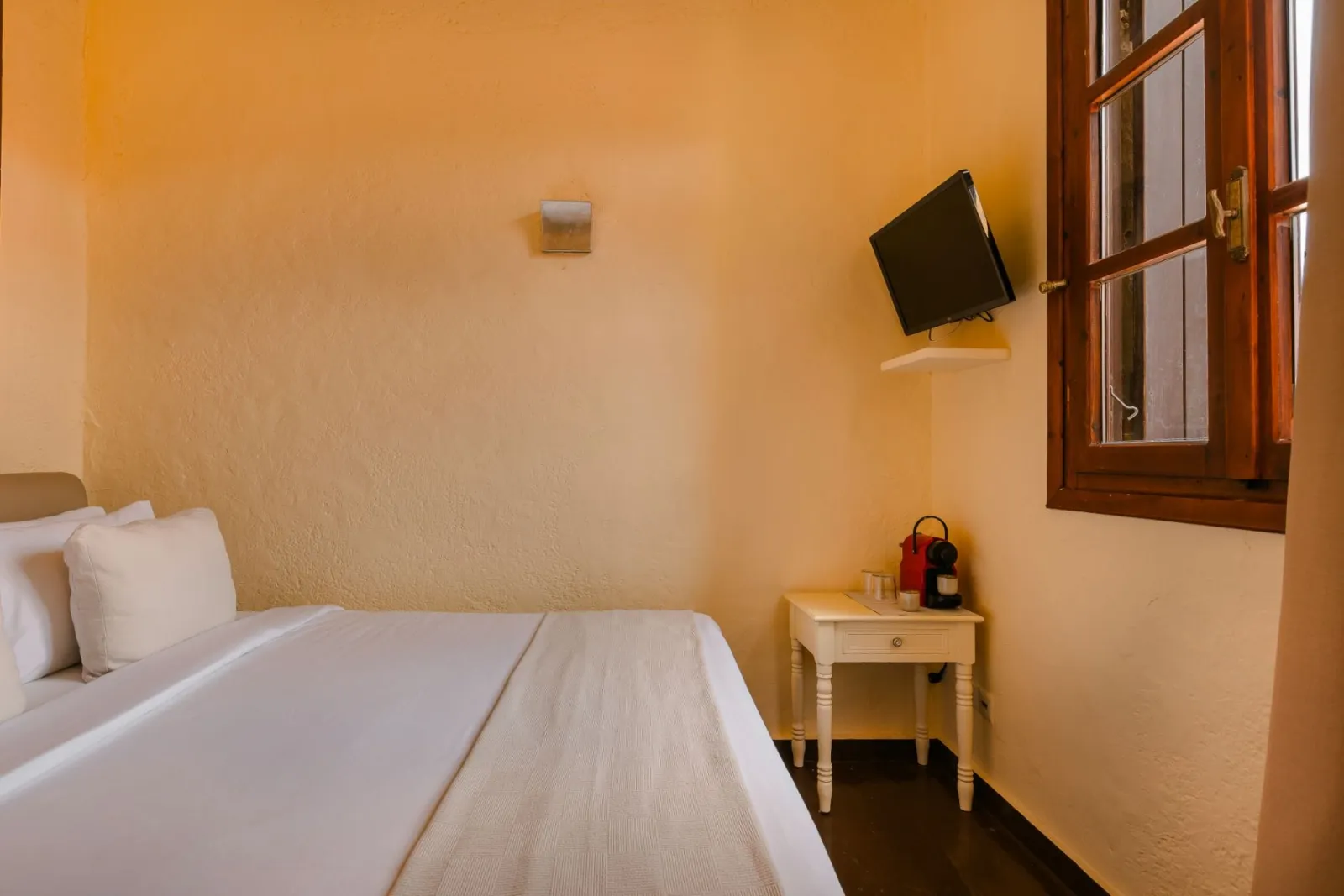 Double Room for Single Use