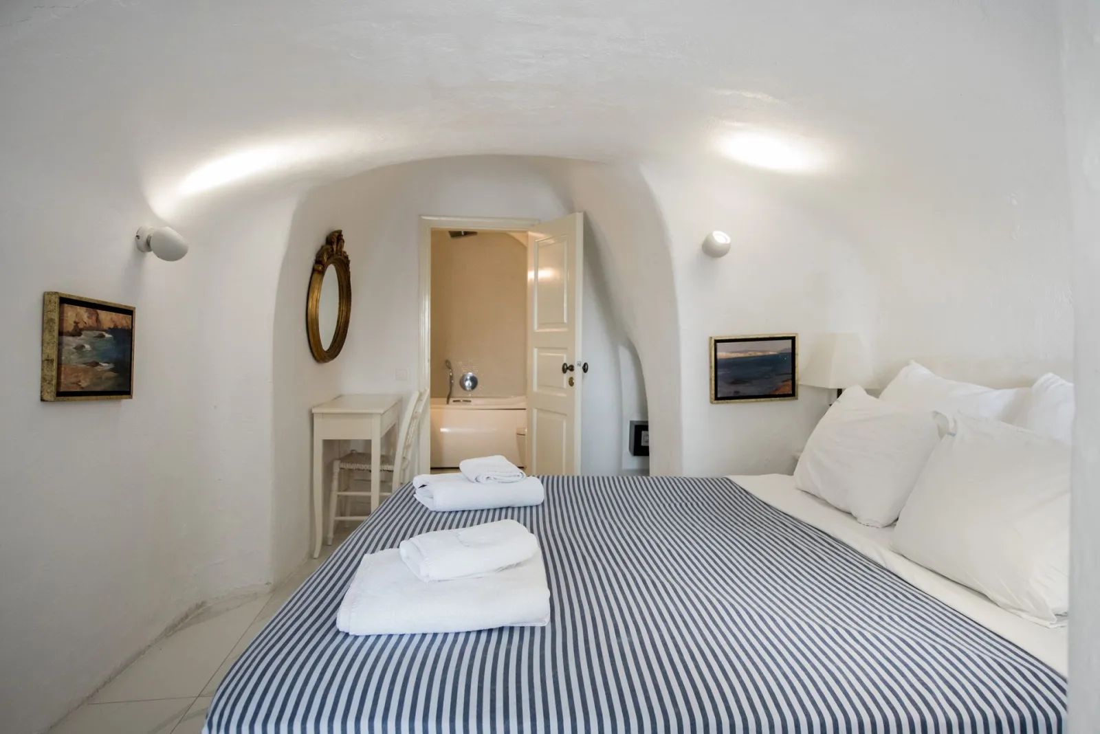 Master Suite Caldera View