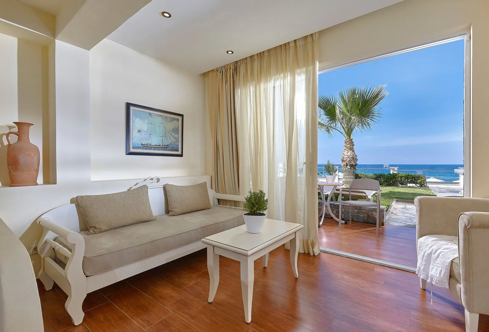 Junior Suite Beach Front with own Garden