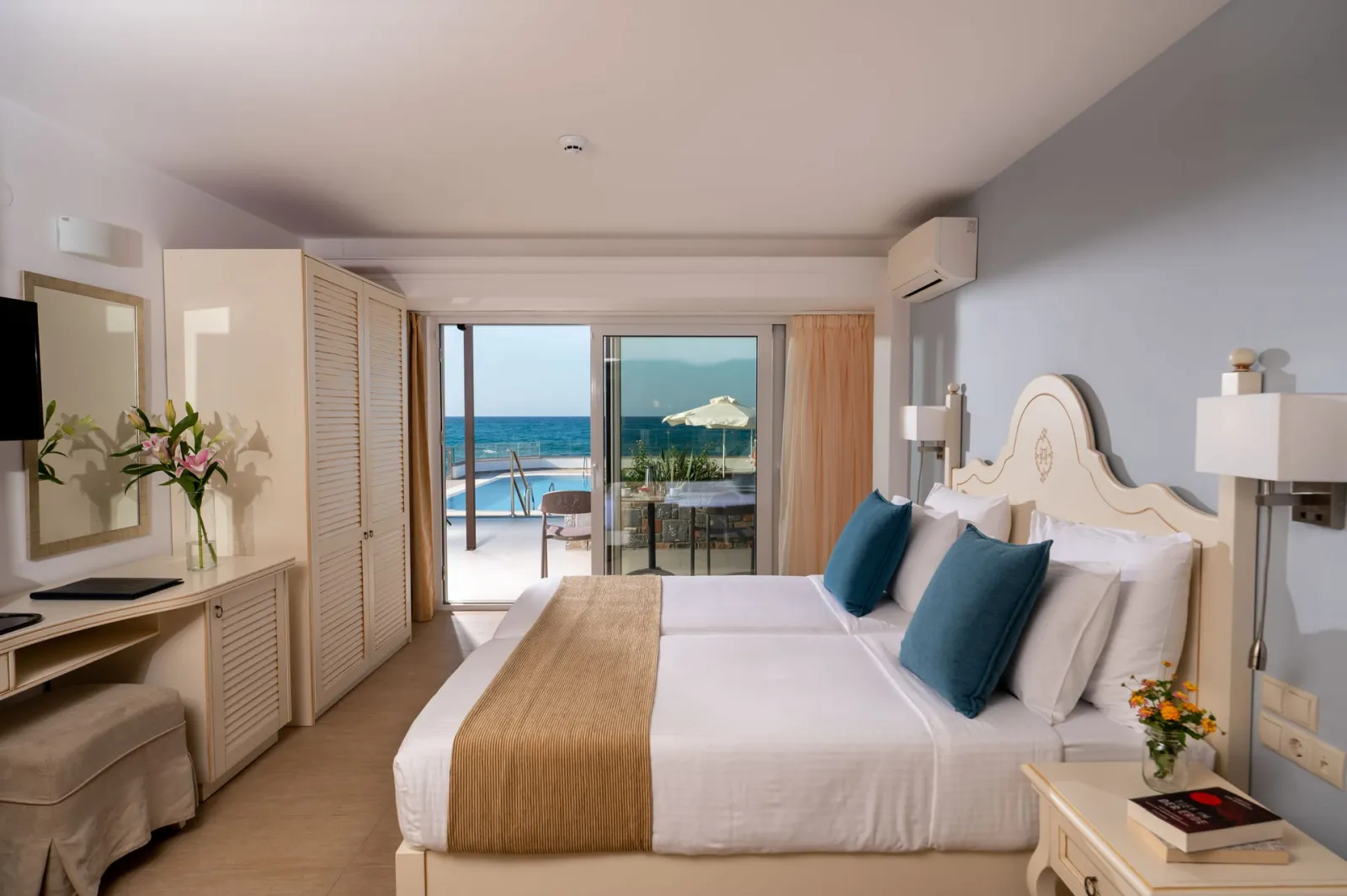 Dream Villa Athena-2 bedrooms Beach Front with private pool