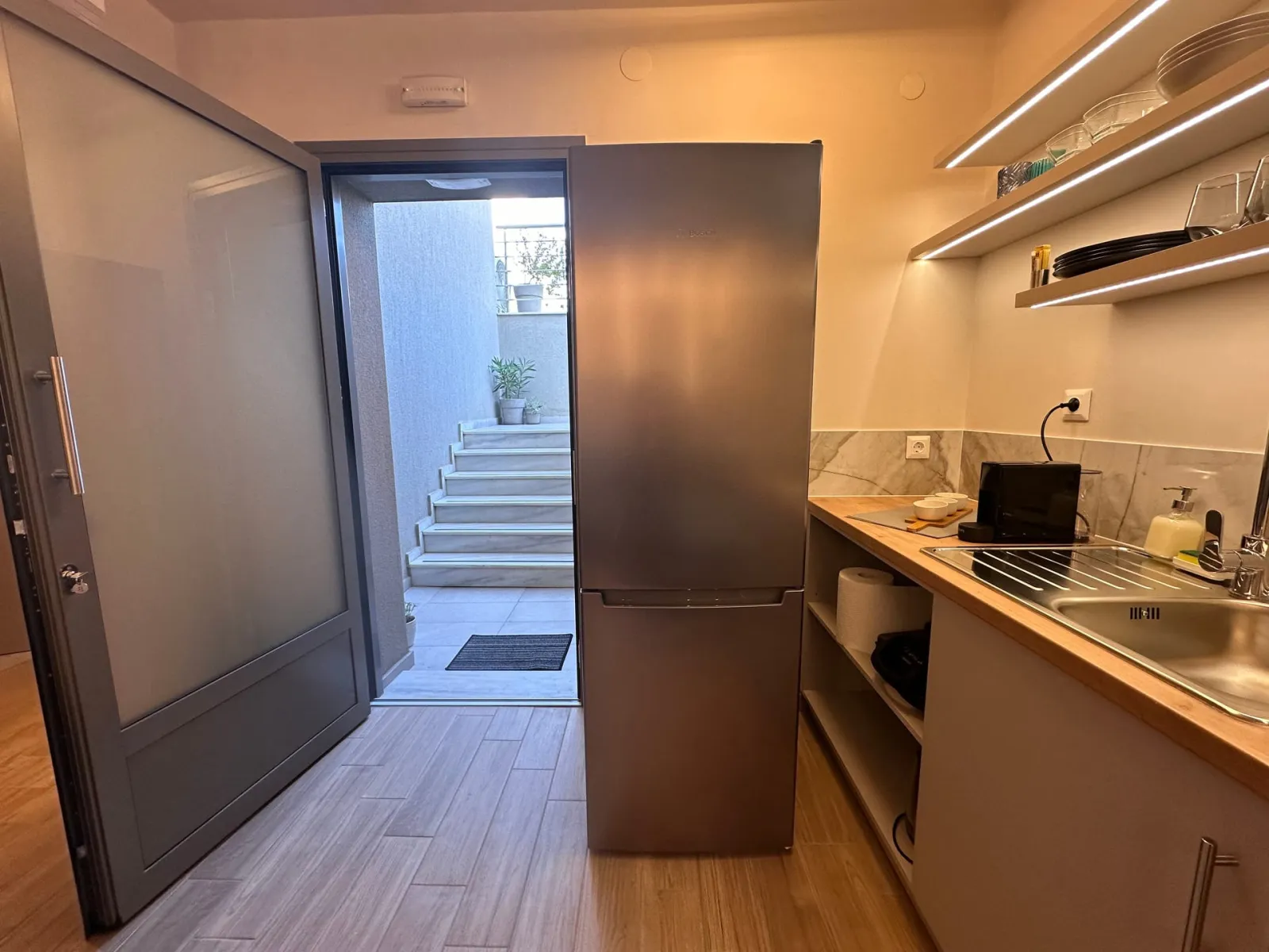 Deluxe Semi- Basement 2-Bedroom Apartment